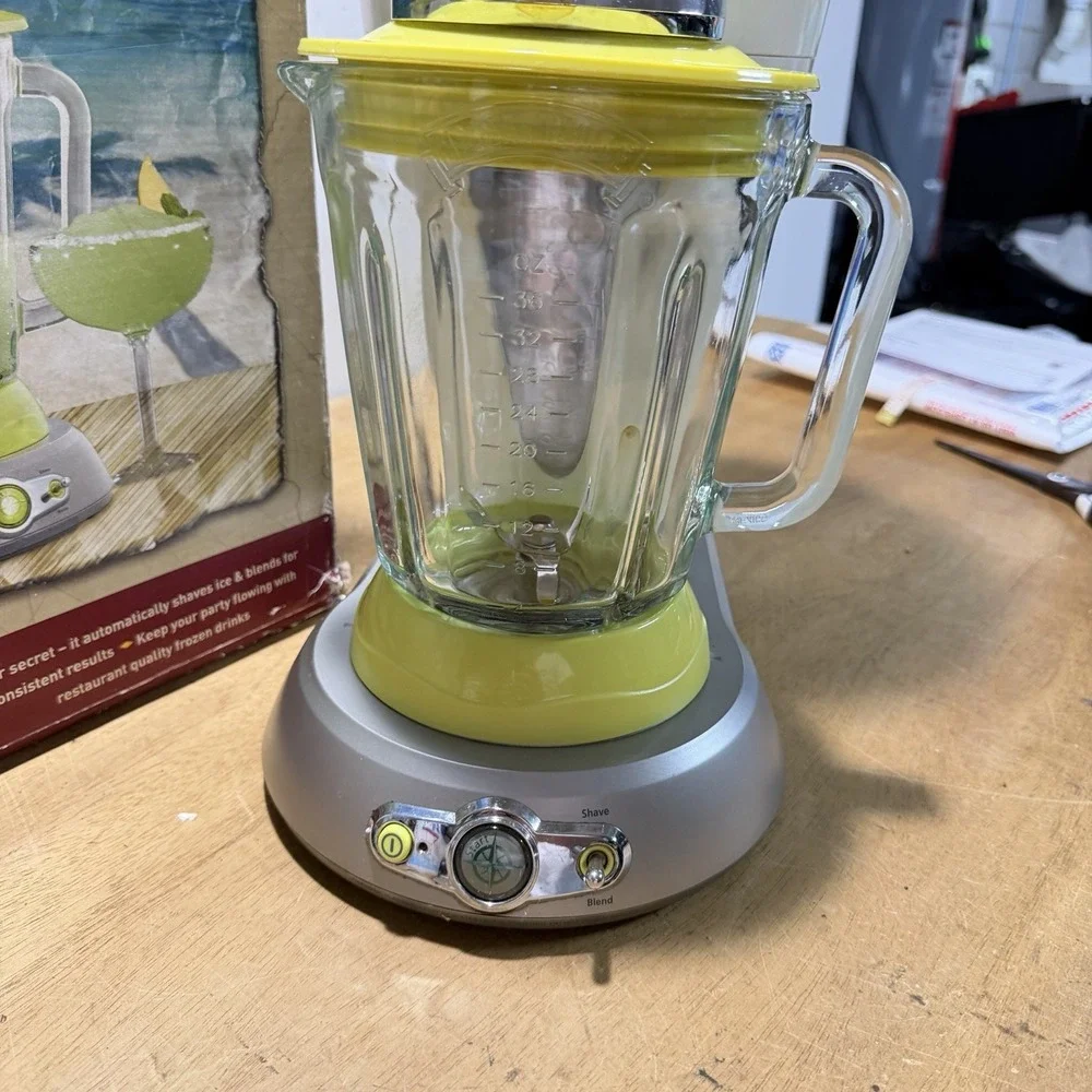 Margaritaville Frozen Concoction Maker DM0500 Bahamas Margarita Machine 450W